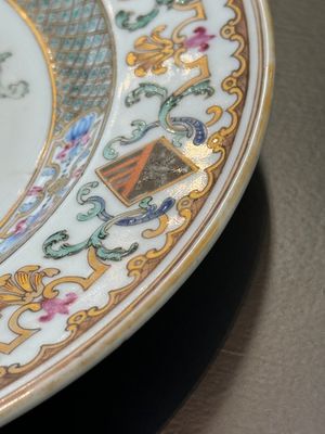 Two Chinese armorial export plates with arms of Knyff and arms of Bistrate impaling Proli for the Belgian market, Qianlong — 照片 9
