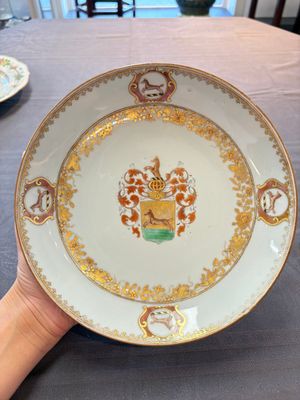 Two Chinese armorial plates and a saucer with the arms of Zur Megede, Rhenius and Chute, Qianlong — 照片 5