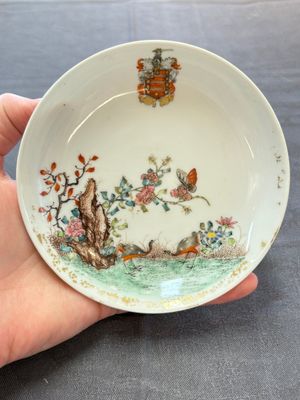 Two Chinese armorial plates and a saucer with the arms of Zur Megede, Rhenius and Chute, Qianlong — 照片 10