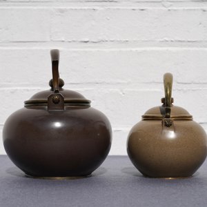 Two Chinese Bencharong Thai market polished Yixing stoneware teapots, 19th C. — photo 11
