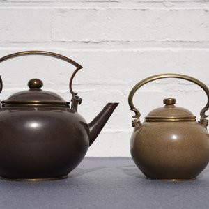 Two Chinese Bencharong Thai market polished Yixing stoneware teapots, 19th C. — photo 10