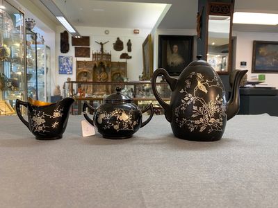 Two Chinese black Fuzhou or Foochow lacquer coffee services on trays, Republic — 照片 4