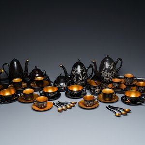 Two Chinese black Fuzhou or Foochow lacquer coffee services on trays, Republic — 照片 1