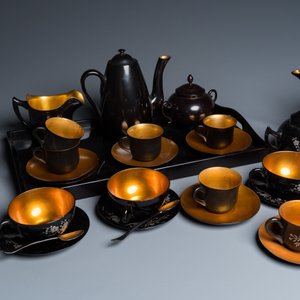 Two Chinese black Fuzhou or Foochow lacquer coffee services on trays, Republic — 照片 10