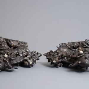 Two Chinese black-glazed roof tiles shaped as Buddhist lions, 19th C. — photo 6
