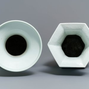 Two Chinese blue and white and celadon-ground vases, 19th C. — 照片 5