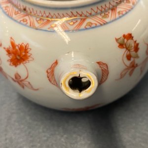 Two Chinese blue and white and two Imari-style teapots and covers, Kangxi/Qianlong — photo 24