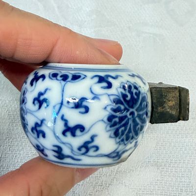 Two Chinese blue and white bird feeders with lotus scroll design and the Eight Immortals — photo 4