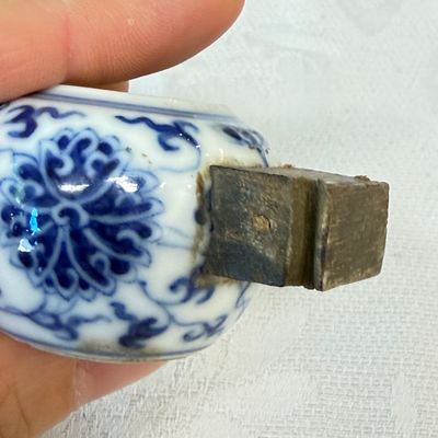 Two Chinese blue and white bird feeders with lotus scroll design and the Eight Immortals — photo 6