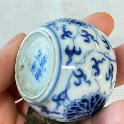 Two Chinese blue and white bird feeders with lotus scroll design and the Eight Immortals — photo 10