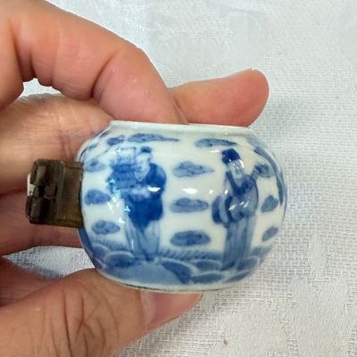 Two Chinese blue and white bird feeders with lotus scroll design and the Eight Immortals — photo 13