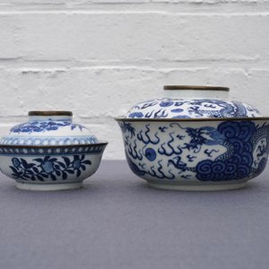 Two Chinese blue and white 'Bleu de Hue' covered bowls for the Vietnamese market, 19th C. — photo 10