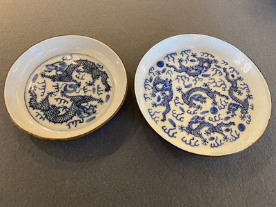 Two Chinese blue and white 'Bleu de Hue' 'dragon' plates for the Vietnamese market, 19th C. — 照片 1