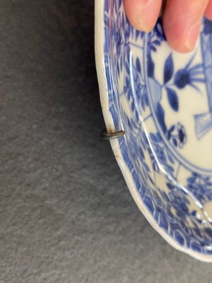 Two Chinese blue and white bowls, a small plate and a café-au-lait ground sprinkler, Kangxi — 照片 15