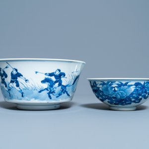Two Chinese blue and white bowls and a plate, 19th C. and Kangxi — photo 4
