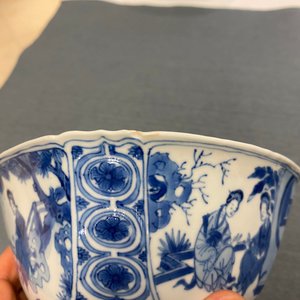 Two Chinese blue and white bowls, Chenghua mark, Kangxi — photo 11