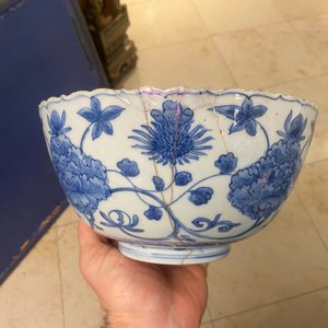 Two Chinese blue and white bowls, Kangxi and Wanli — 照片 10