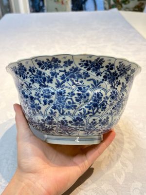 Two Chinese blue and white bowls, longevity and jade mark, Kangxi — photo 3
