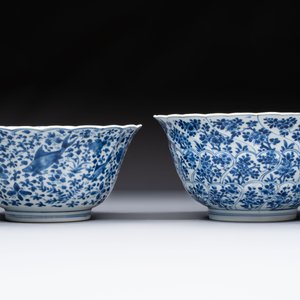 Two Chinese blue and white bowls, longevity and jade mark, Kangxi — photo 2