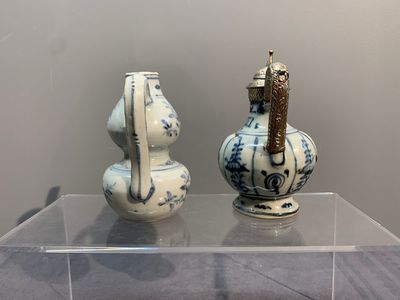 Two Chinese blue and white bowls, two jarlets and two ewers, Ming — photo 12