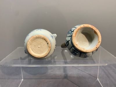 Two Chinese blue and white bowls, two jarlets and two ewers, Ming — photo 13