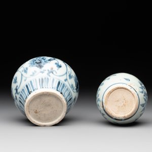 Two Chinese blue and white bowls, two jarlets and two ewers, Ming — photo 10