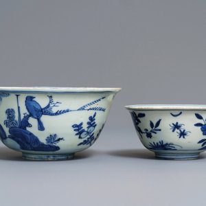 Two Chinese blue and white bowls with animals among flowers, Jiajing — 照片 5