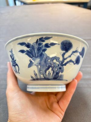 Two Chinese blue and white bowls with figural design, Chenghua and Kangxi marks, Kangxi — 照片 2