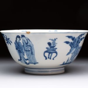 Two Chinese blue and white bowls with figural design, Chenghua and Kangxi marks, Kangxi — 照片 11