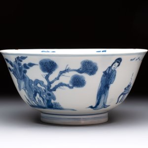 Two Chinese blue and white bowls with figural design, Chenghua and Kangxi marks, Kangxi — 照片 12