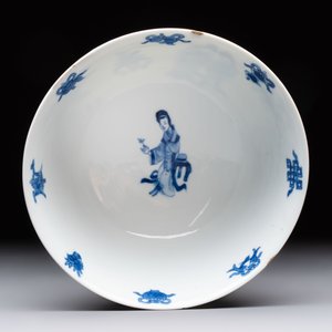 Two Chinese blue and white bowls with figural design, Chenghua and Kangxi marks, Kangxi — 照片 13
