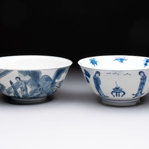 Two Chinese blue and white bowls with figural design, Chenghua and Kangxi marks, Kangxi — 照片 2