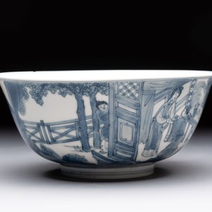 Two Chinese blue and white bowls with figural design, Chenghua and Kangxi marks, Kangxi — 照片 4