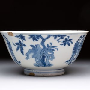 Two Chinese blue and white bowls with figural design, Chenghua and Kangxi marks, Kangxi — 照片 10