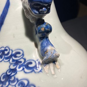 Two Chinese blue and white celadon 'dragon and phoenix' vases, 19th C. — photo 10