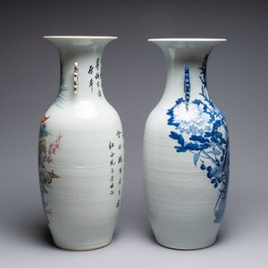 Two Chinese blue and white celadon-ground vases and a famille rose vase, signed Mao Zirong 毛子榮, 19/20th C. — foto 5