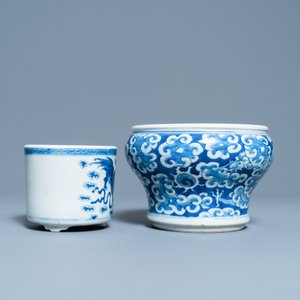 Two Chinese blue and white censers, 19th C. — 照片 5