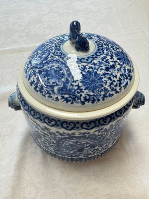 Two Chinese blue and white 'Chilong' covered warming bowls, Guangxu mark and of the period — foto 4