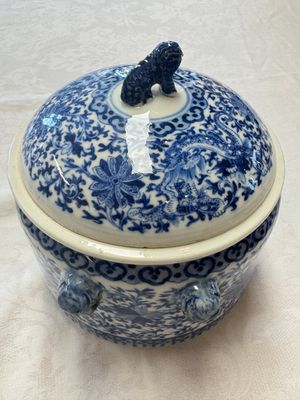 Two Chinese blue and white 'Chilong' covered warming bowls, Guangxu mark and of the period — foto 5