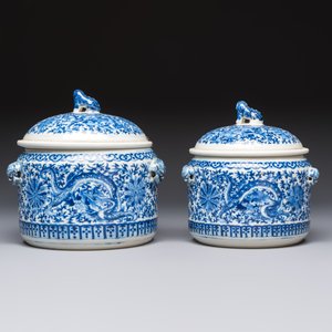 Two Chinese blue and white 'Chilong' covered warming bowls, Guangxu mark and of the period — foto 4