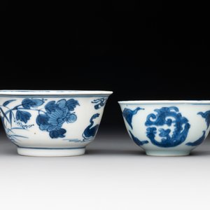 Two Chinese blue and white cups and saucers, Kangxi/Yongzheng — photo 6