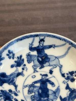 Two Chinese blue and white cups and three saucers with figural design, Kangxi and later — photo 30