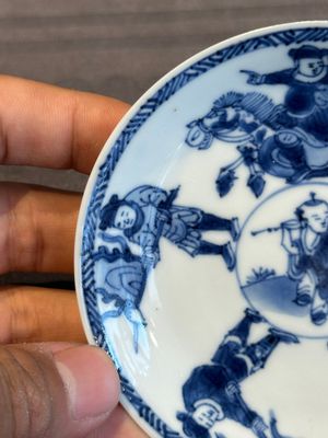 Two Chinese blue and white cups and three saucers with figural design, Kangxi and later — photo 39