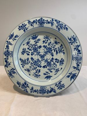 Two Chinese blue and white dishes and a plate, Yongzheng and later — foto 12