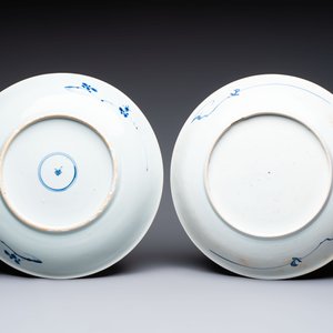 Two Chinese blue and white dishes with floral design, Kangxi — 照片 2