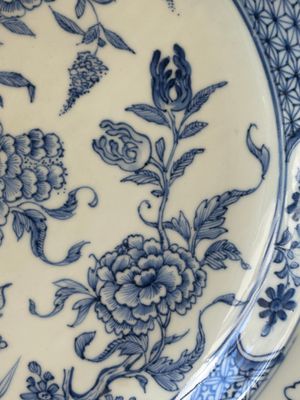 Two Chinese blue and white dishes with floral design, Yongzheng — 照片 15