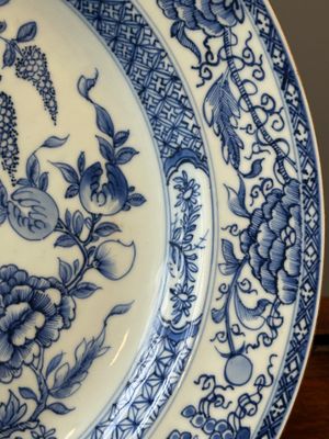 Two Chinese blue and white dishes with floral design, Yongzheng — 照片 5