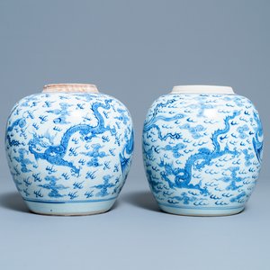 Two Chinese blue and white 'dragon and phoenix' jars, Yongzheng — photo 1