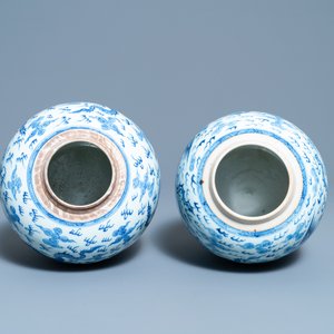 Two Chinese blue and white 'dragon and phoenix' jars, Yongzheng — photo 5