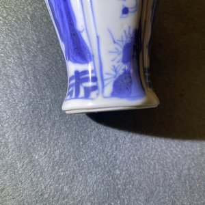 Two Chinese blue and white ewers and covers and two small vases, Kangxi — photo 23